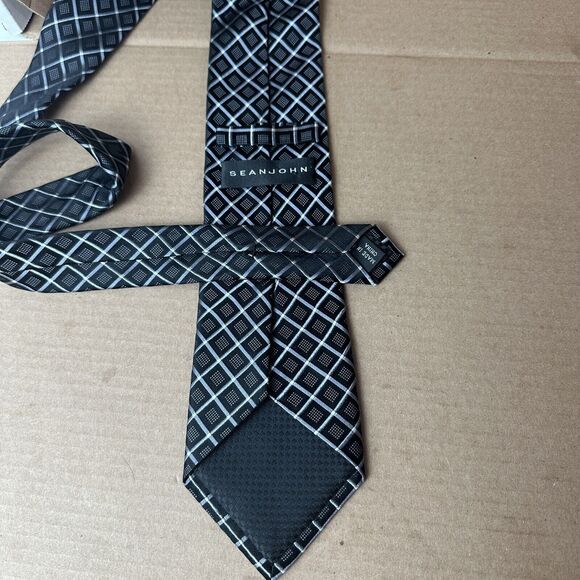 Sean John - Men's Black Diamond  100% Silk Neck Tie 3.1"W x 58"L - Picture 5 of 7